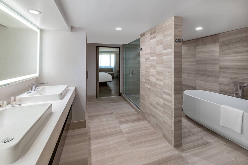 Presidential Suite - Bathroom