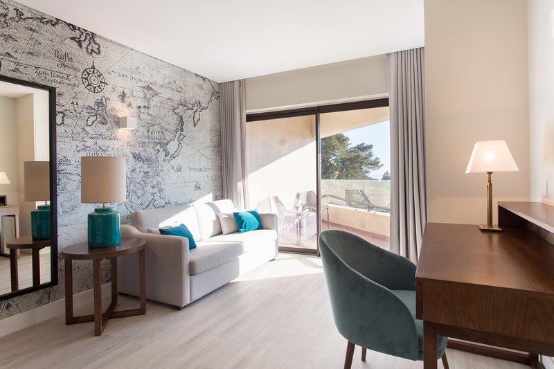 Double Family Guest Room Balcony - Pool View