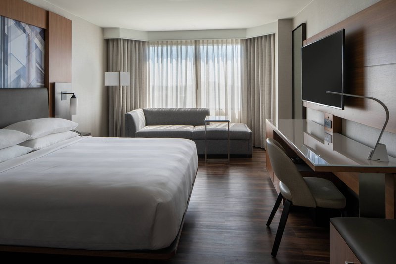 King Guest Room with Sofa Bed