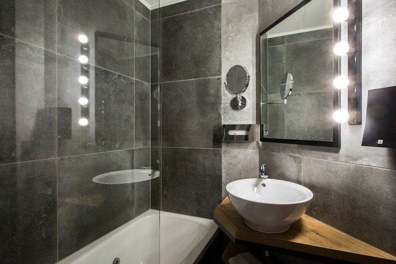 EHCITYHOTELGRONINGENSUPERIORBADKAMER