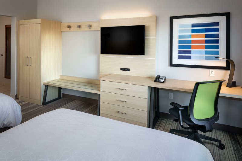 Spacious Rooms with Two Queen Beds at Our Bend, OR Hotel