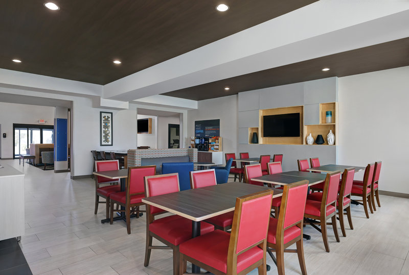 Enjoy breakfast while watching the news and relaxing.