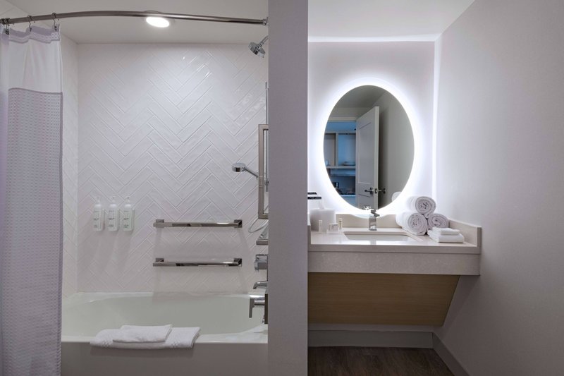 Accessible Bathroom - Tub/Shower Combo