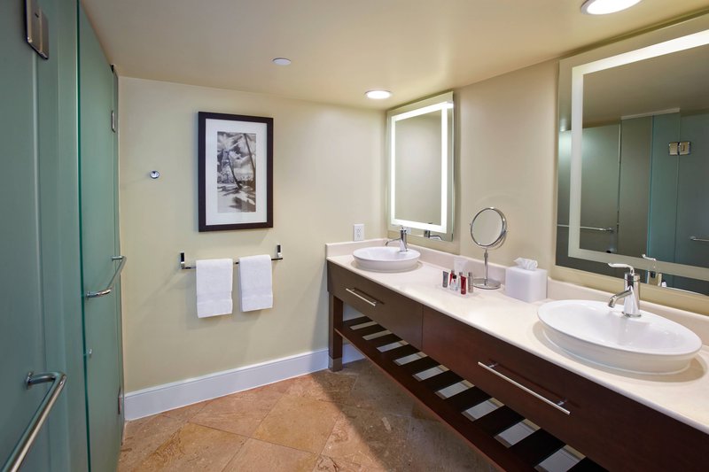 Governors Suite - Bathroom