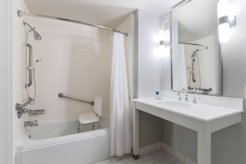 Accessible Bathroom - Tub/Shower Combo