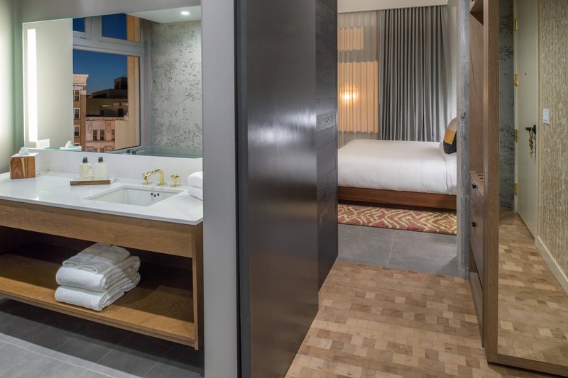 King Corner Guest Bathroom